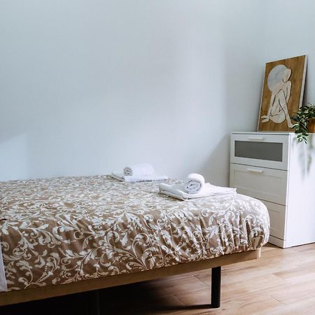 Triana Riverside Guesthouse Siviglia Esterno foto