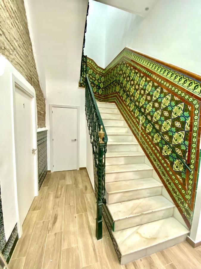 Triana Riverside Guesthouse Siviglia Esterno foto