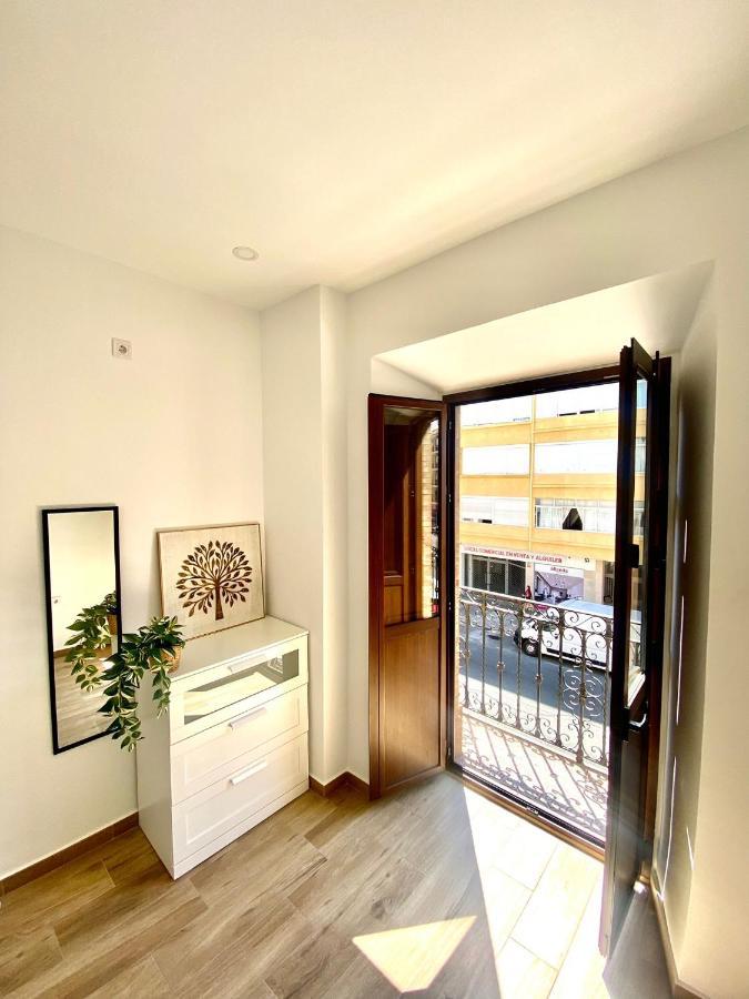 Triana Riverside Guesthouse Siviglia Esterno foto