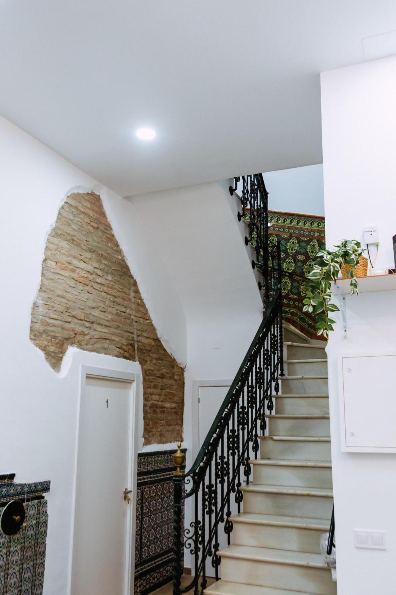 Triana Riverside Guesthouse Siviglia Esterno foto