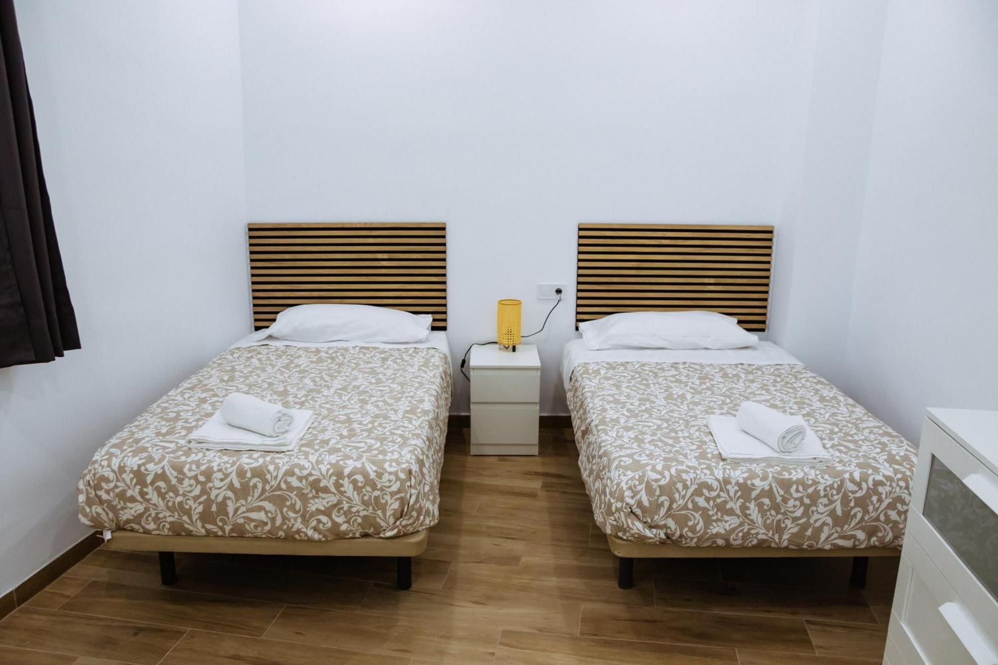 Triana Riverside Guesthouse Siviglia Esterno foto