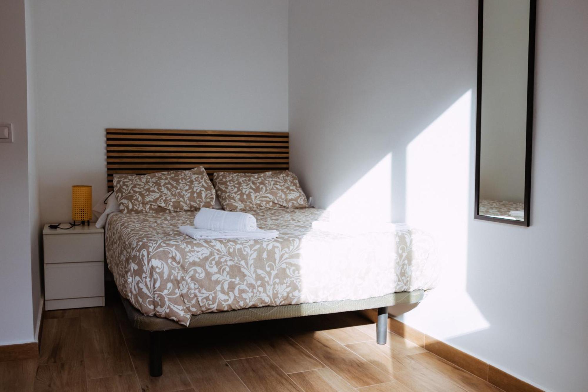 Triana Riverside Guesthouse Siviglia Esterno foto