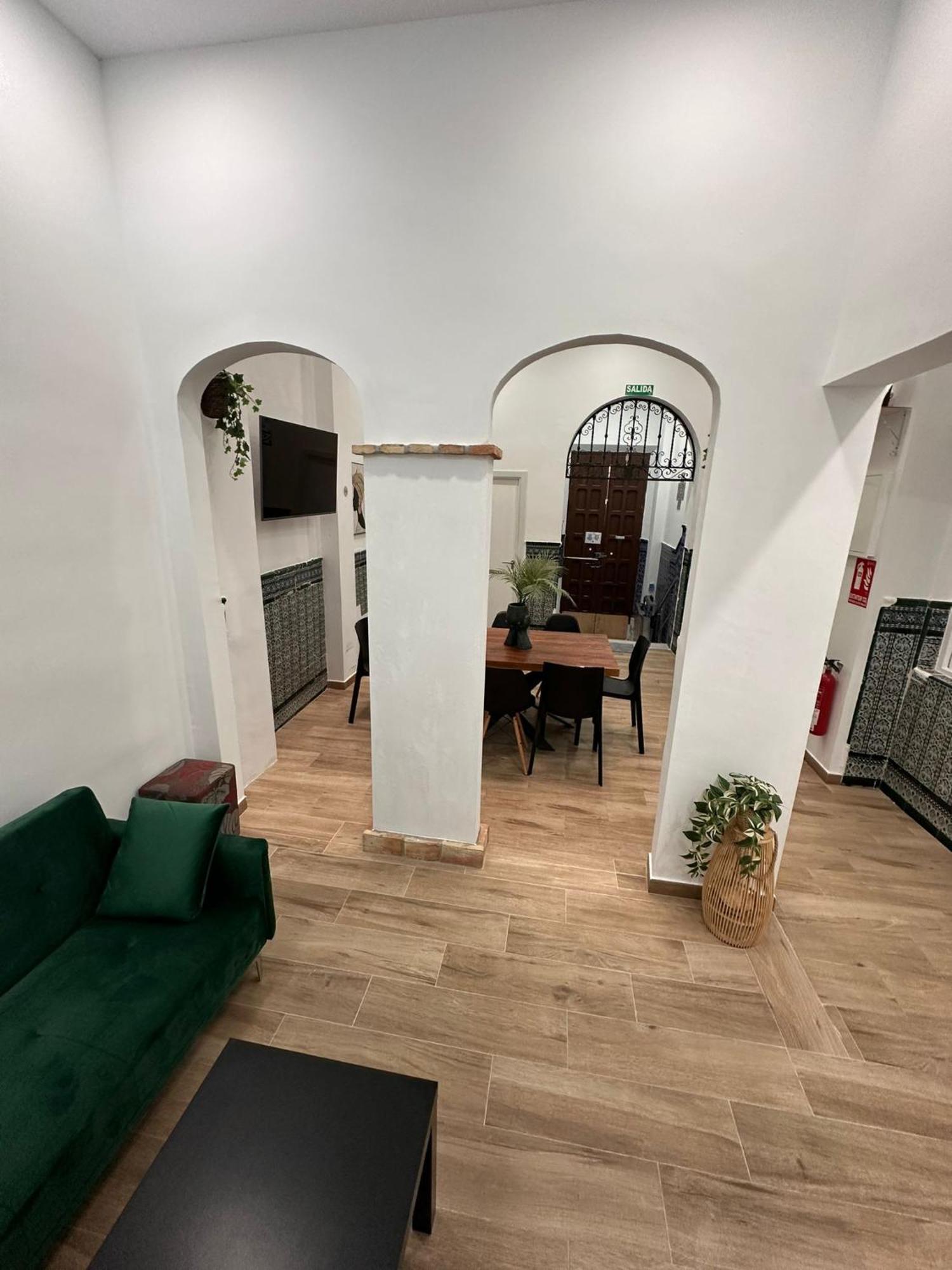 Triana Riverside Guesthouse Siviglia Esterno foto