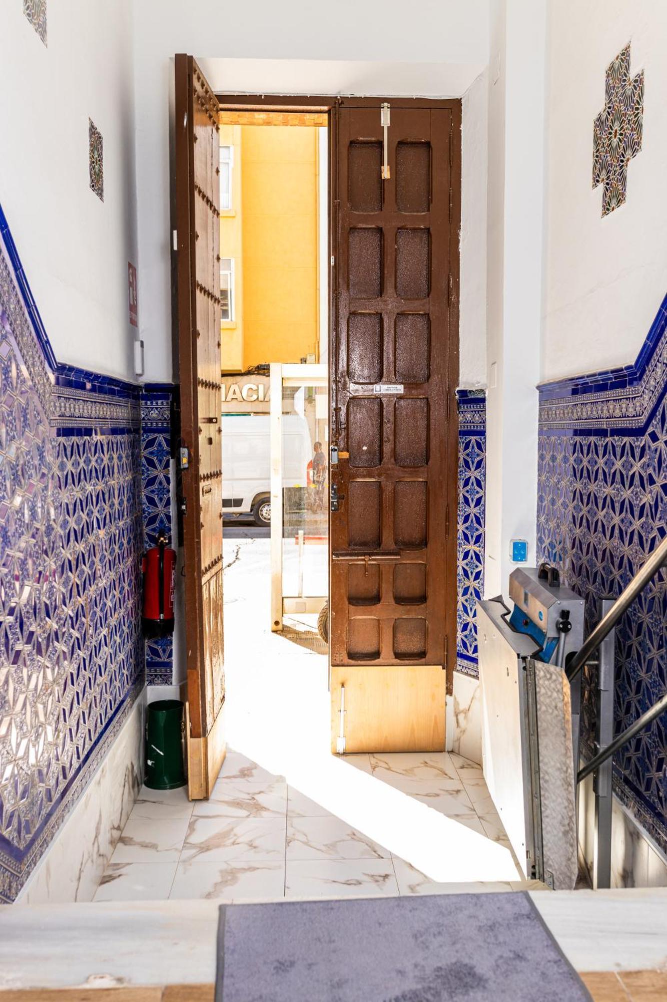 Triana Riverside Guesthouse Siviglia Esterno foto